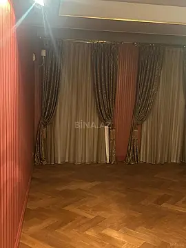 Kirayə verilir 8 otaqlı mənzil 500 m²