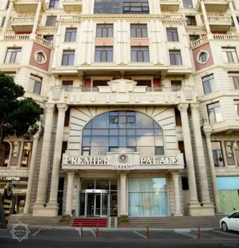Satılır 5 otaqlı mənzil 215 m²
