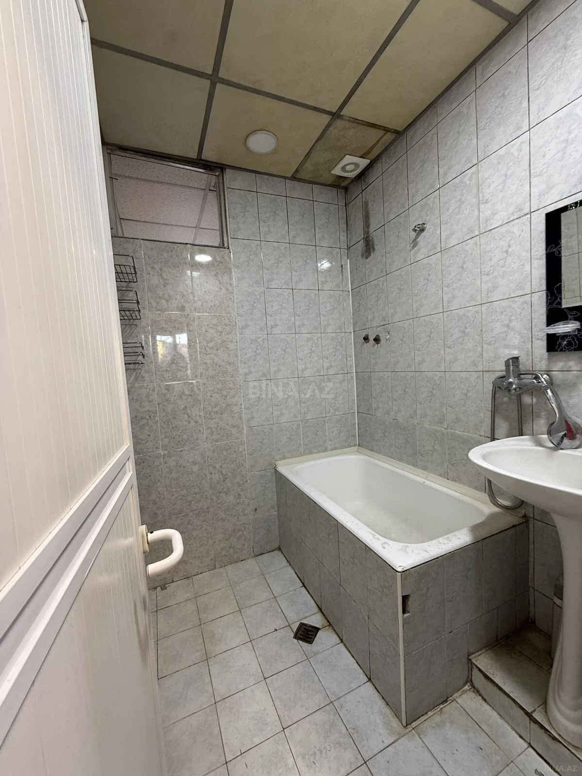 Kirayə verilir 3 otaqlı mənzil 75 m²