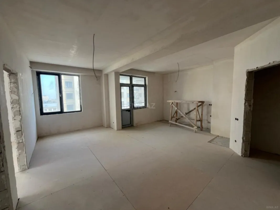 Satılır 2 otaqlı mənzil 82 m²