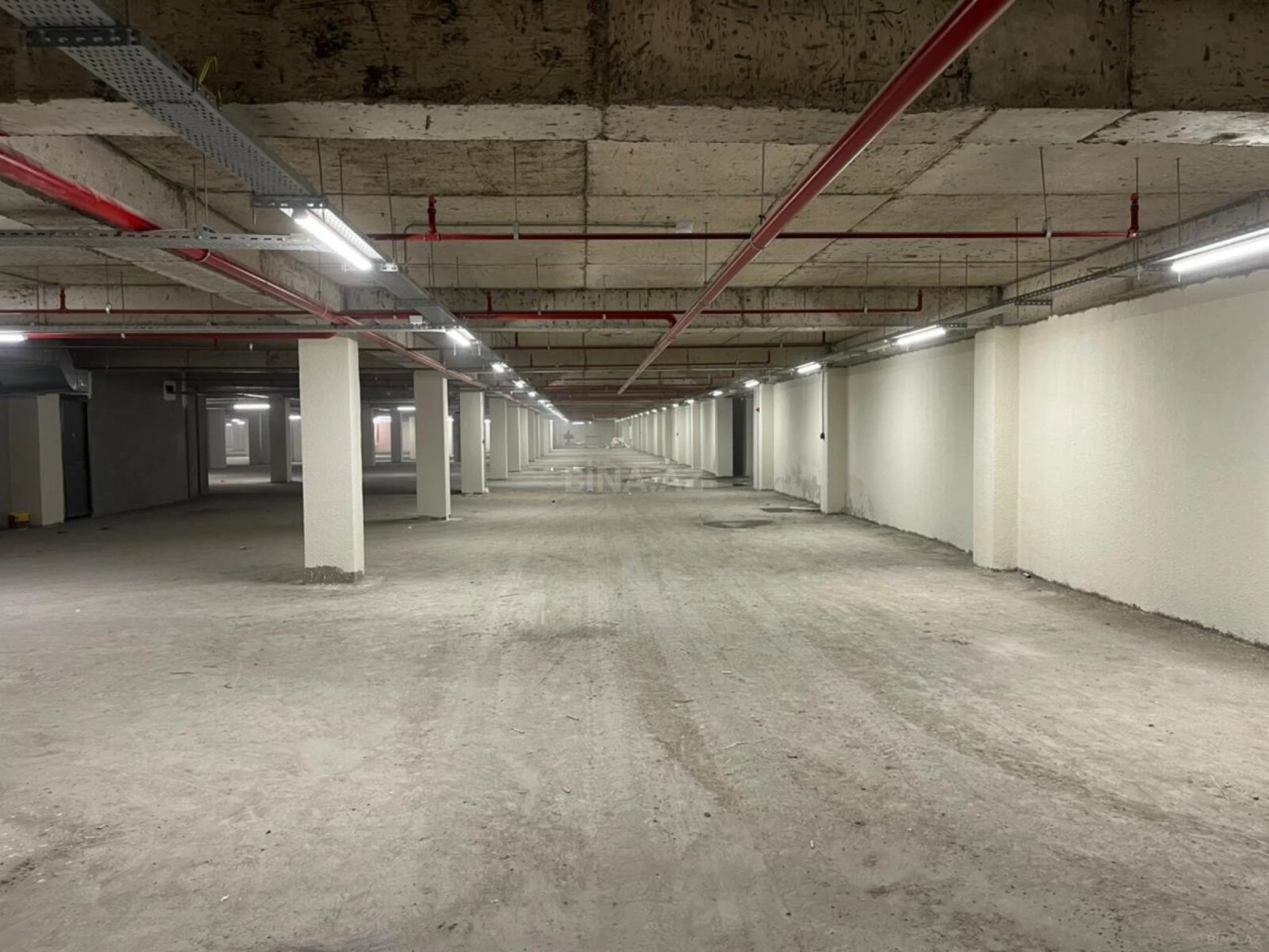 Satılır 2 otaqlı mənzil 82 m²