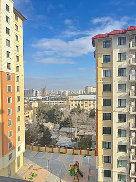 Satılır 2 otaqlı mənzil 82 m²