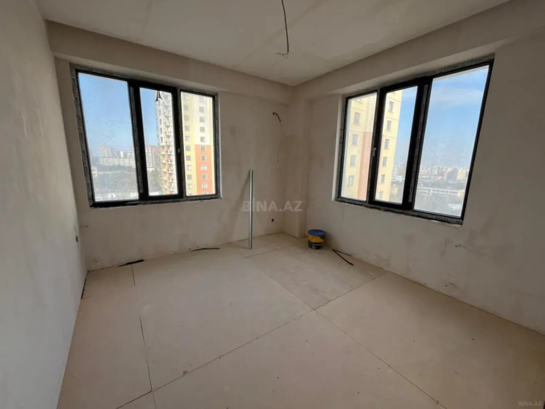 Satılır 2 otaqlı mənzil 82 m²