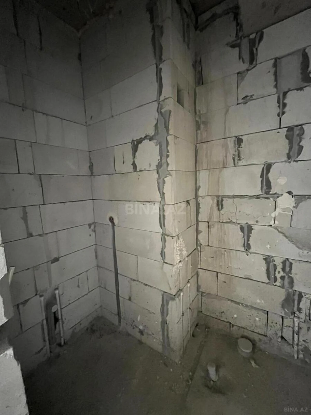 Satılır 2 otaqlı mənzil 82 m²