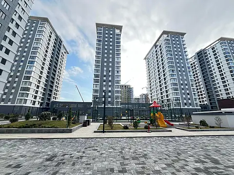 Satılır 2 otaqlı mənzil 82 m² — Bakı, İnşaatçılar 2 otaq 82.00 m²