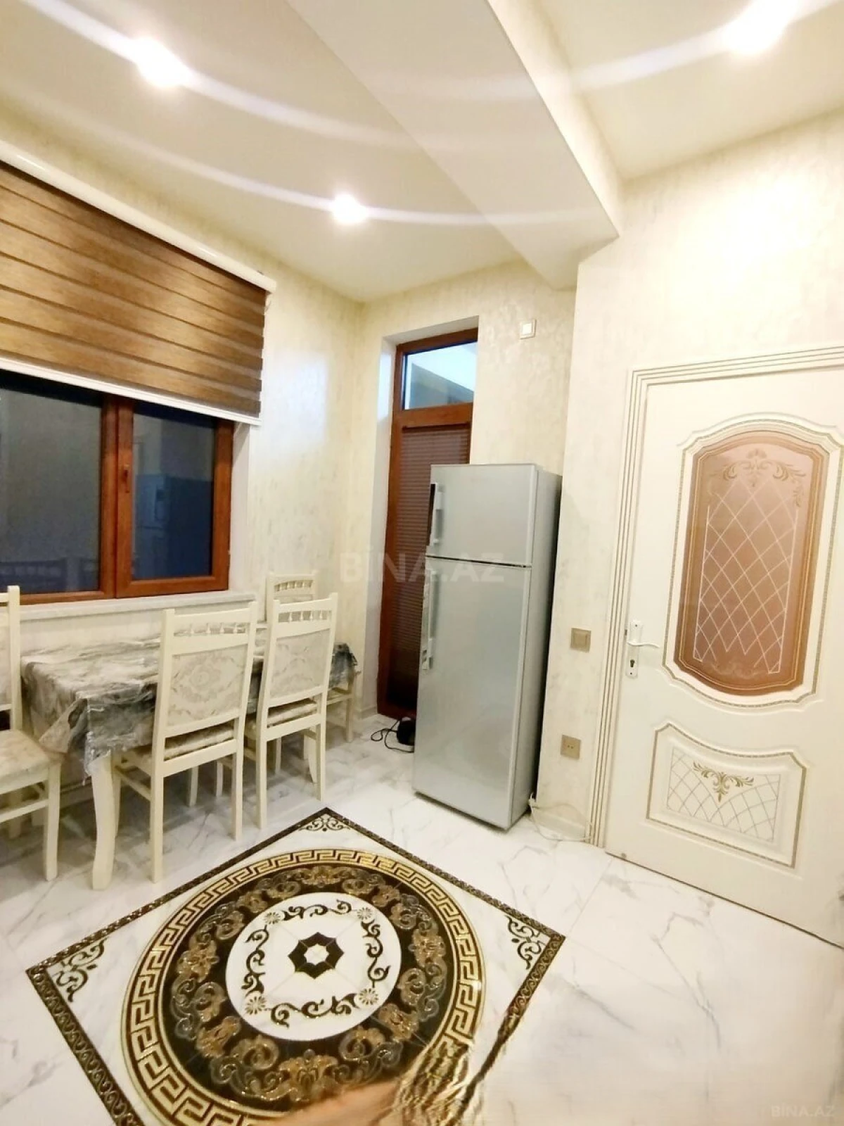 Kirayə verilir 2 otaqlı mənzil 60 m²