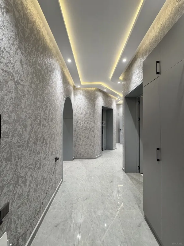 Satılır 5 otaqlı həyət evi 210 m²
