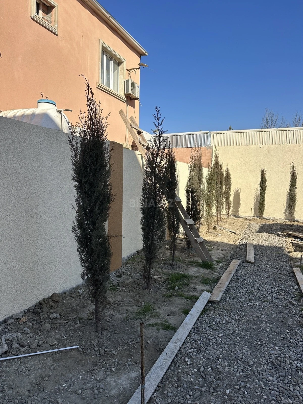 Satılır 5 otaqlı həyət evi 210 m²