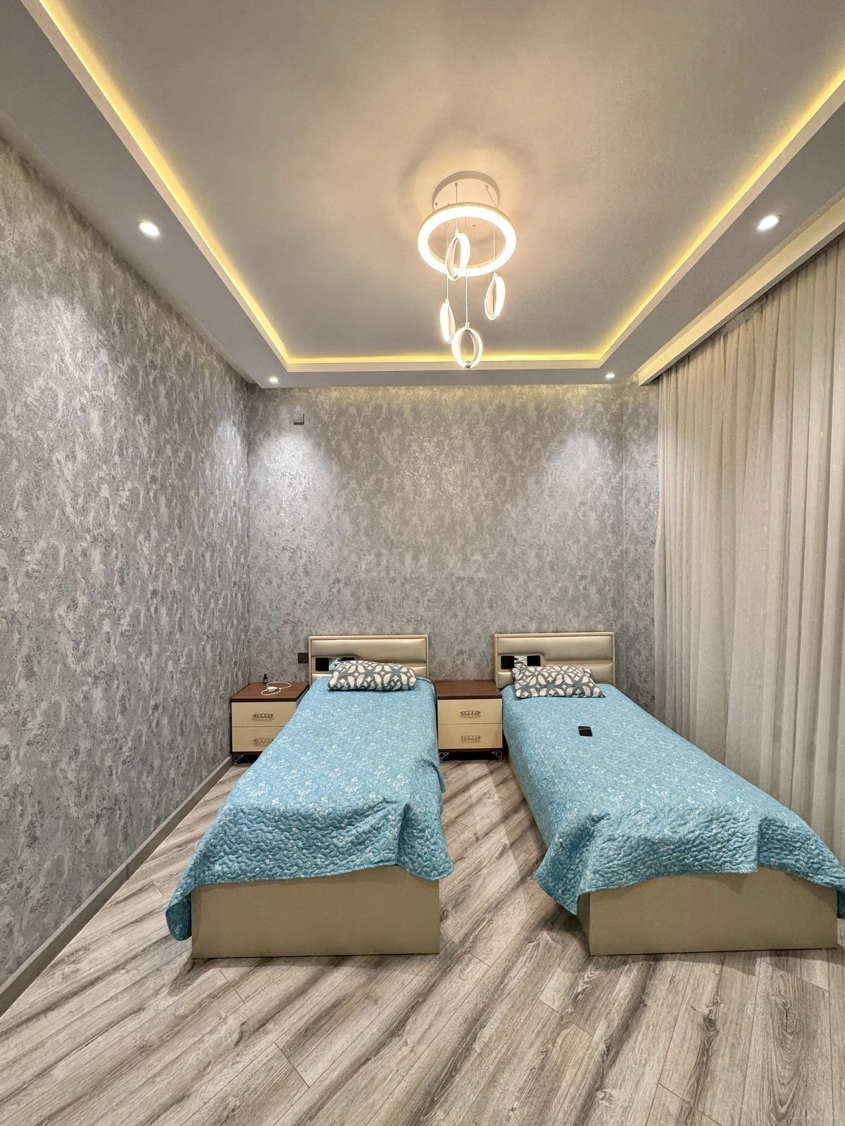 Satılır 5 otaqlı həyət evi 210 m²