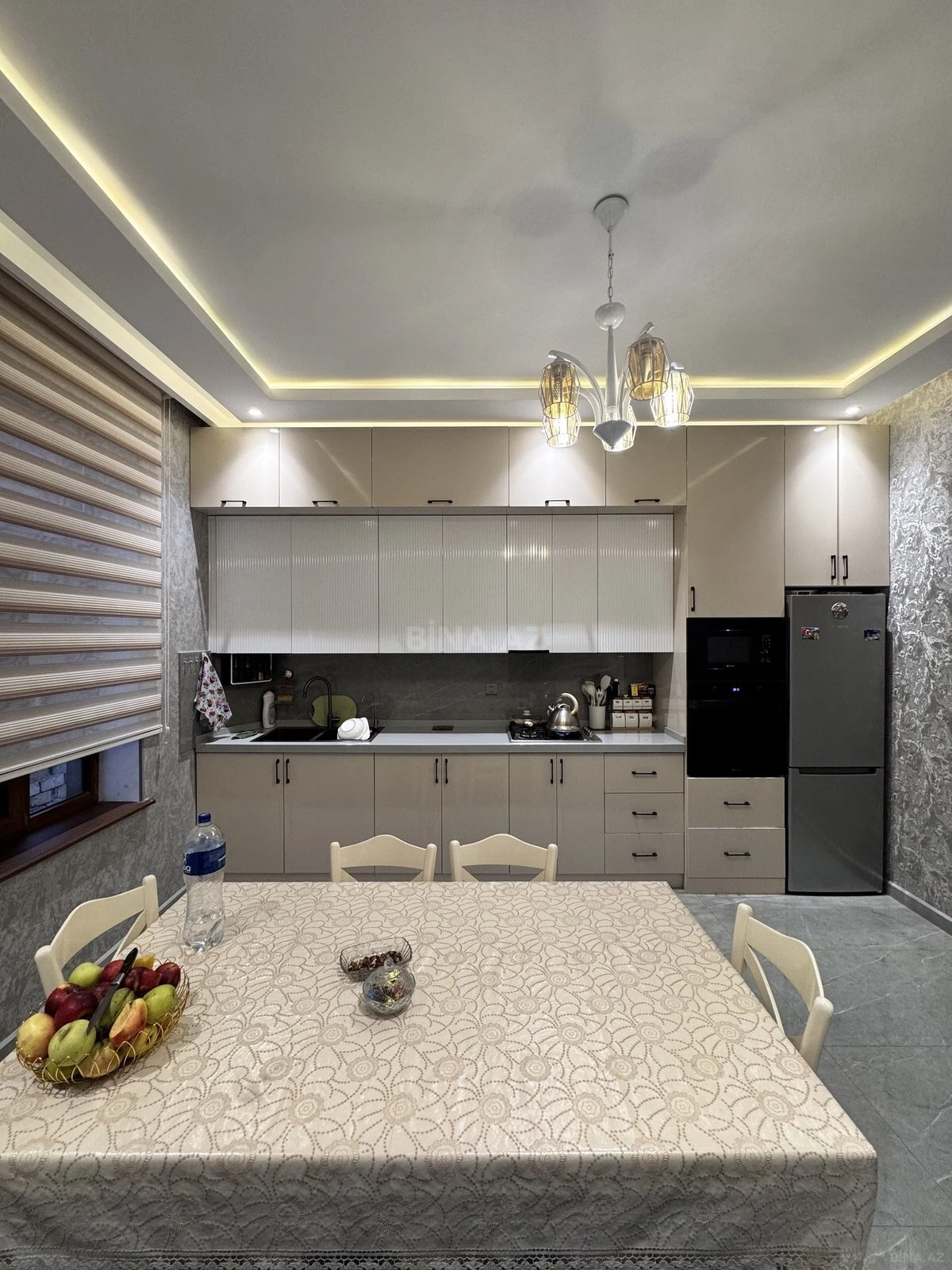 Satılır 5 otaqlı həyət evi 210 m²