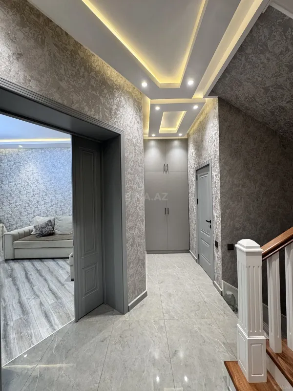 Satılır 5 otaqlı həyət evi 210 m²