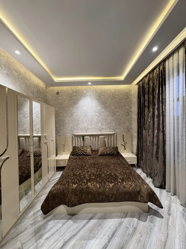 Satılır 5 otaqlı həyət evi 210 m²