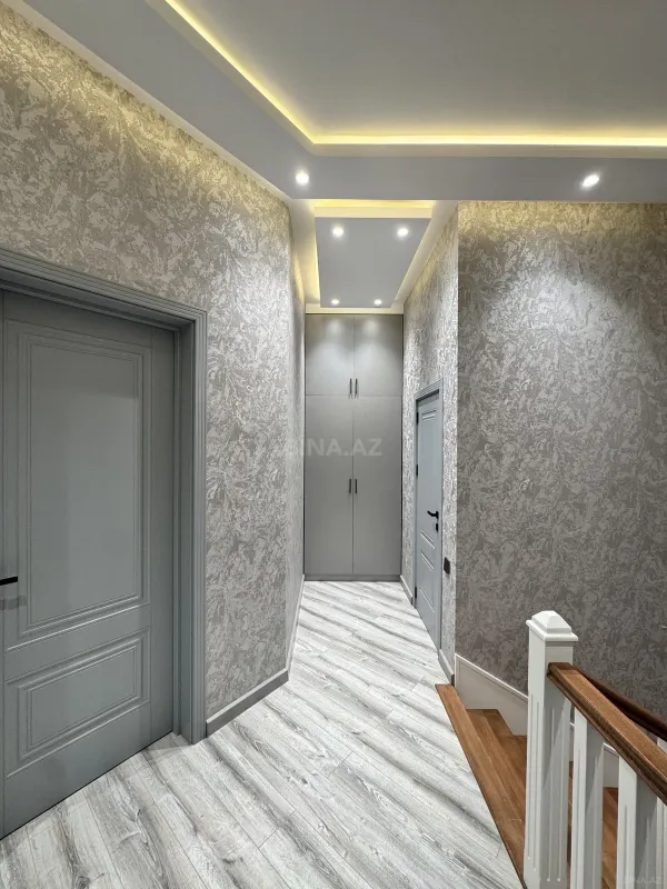 Satılır 5 otaqlı həyət evi 210 m²