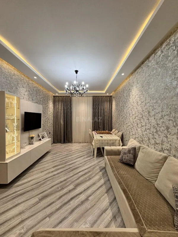Satılır 5 otaqlı həyət evi 210 m²
