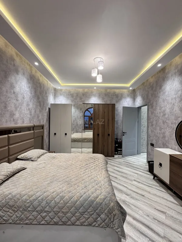 Satılır 5 otaqlı həyət evi 210 m²