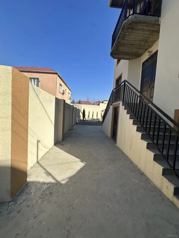Satılır 5 otaqlı həyət evi 210 m²