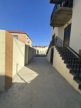 Satılır 5 otaqlı həyət evi 210 m²