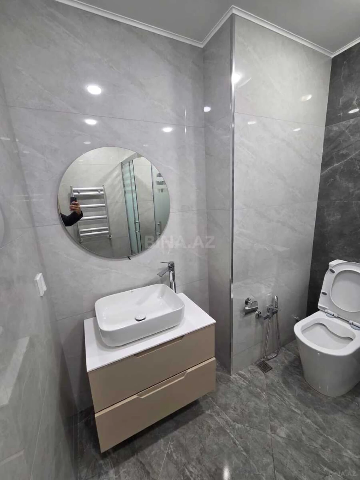 Kirayə verilir 2 otaqlı mənzil 80 m²