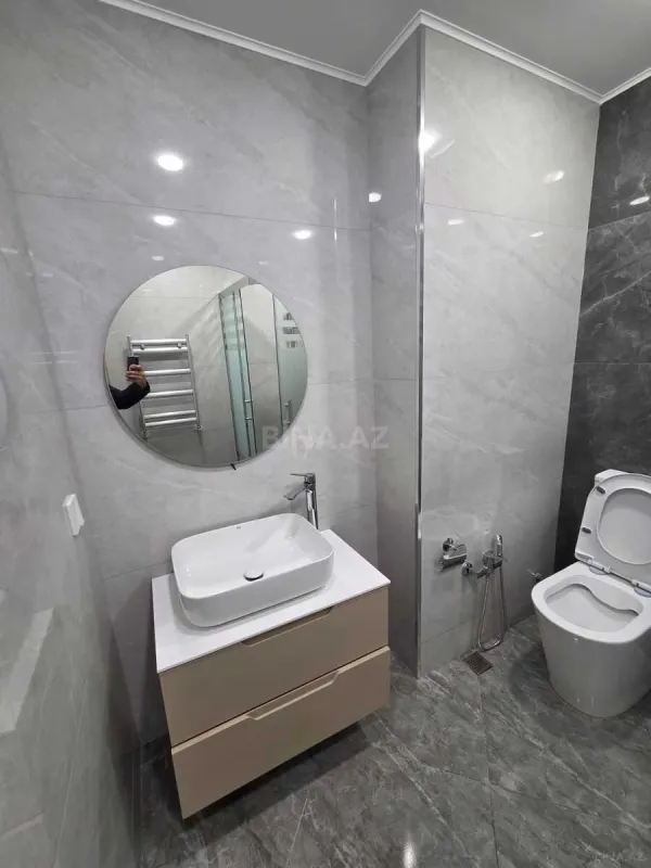 Kirayə verilir 2 otaqlı mənzil 80 m²