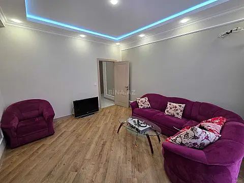 Kirayə verilir 2 otaqlı mənzil 80 m²