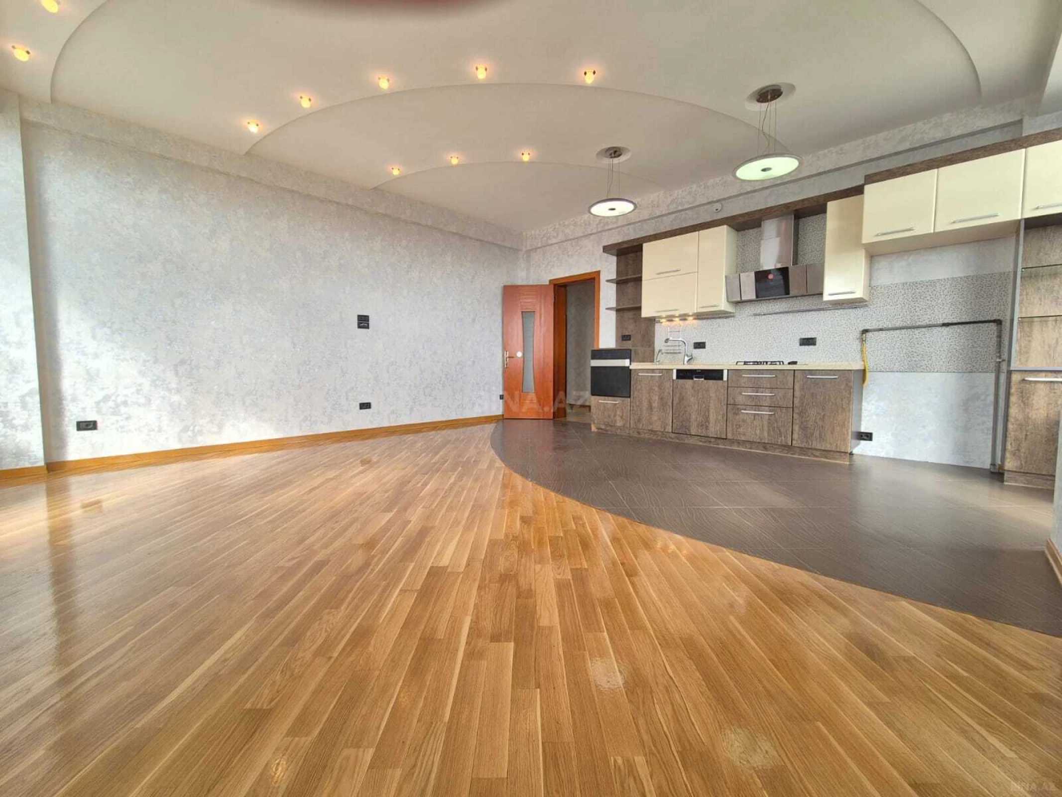 Satılır 3 otaqlı mənzil 120 m²
