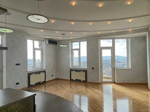 Satılır 3 otaqlı mənzil 120 m²