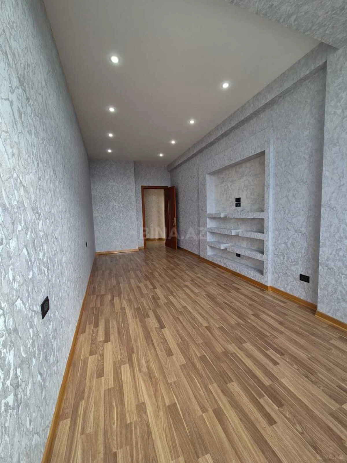 Satılır 3 otaqlı mənzil 120 m²
