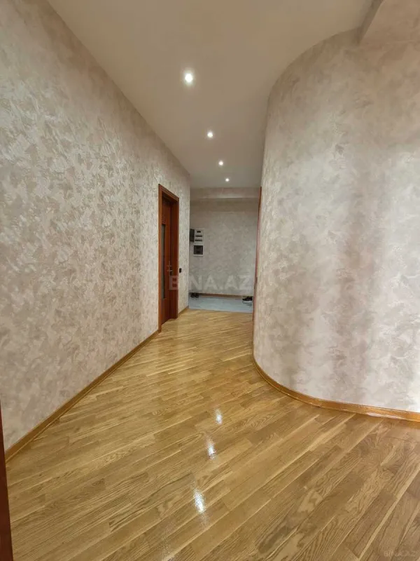 Satılır 3 otaqlı mənzil 120 m²