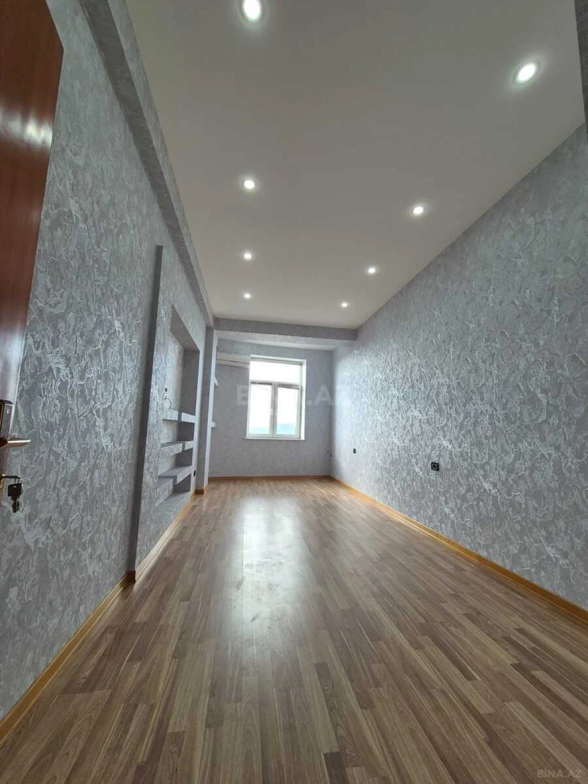 Satılır 3 otaqlı mənzil 120 m²