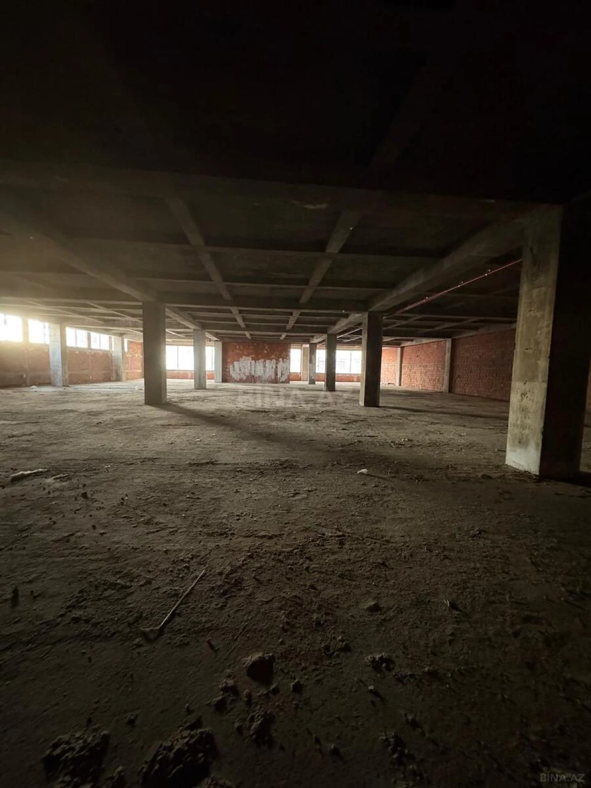 Satılır obyekt 1120 m²