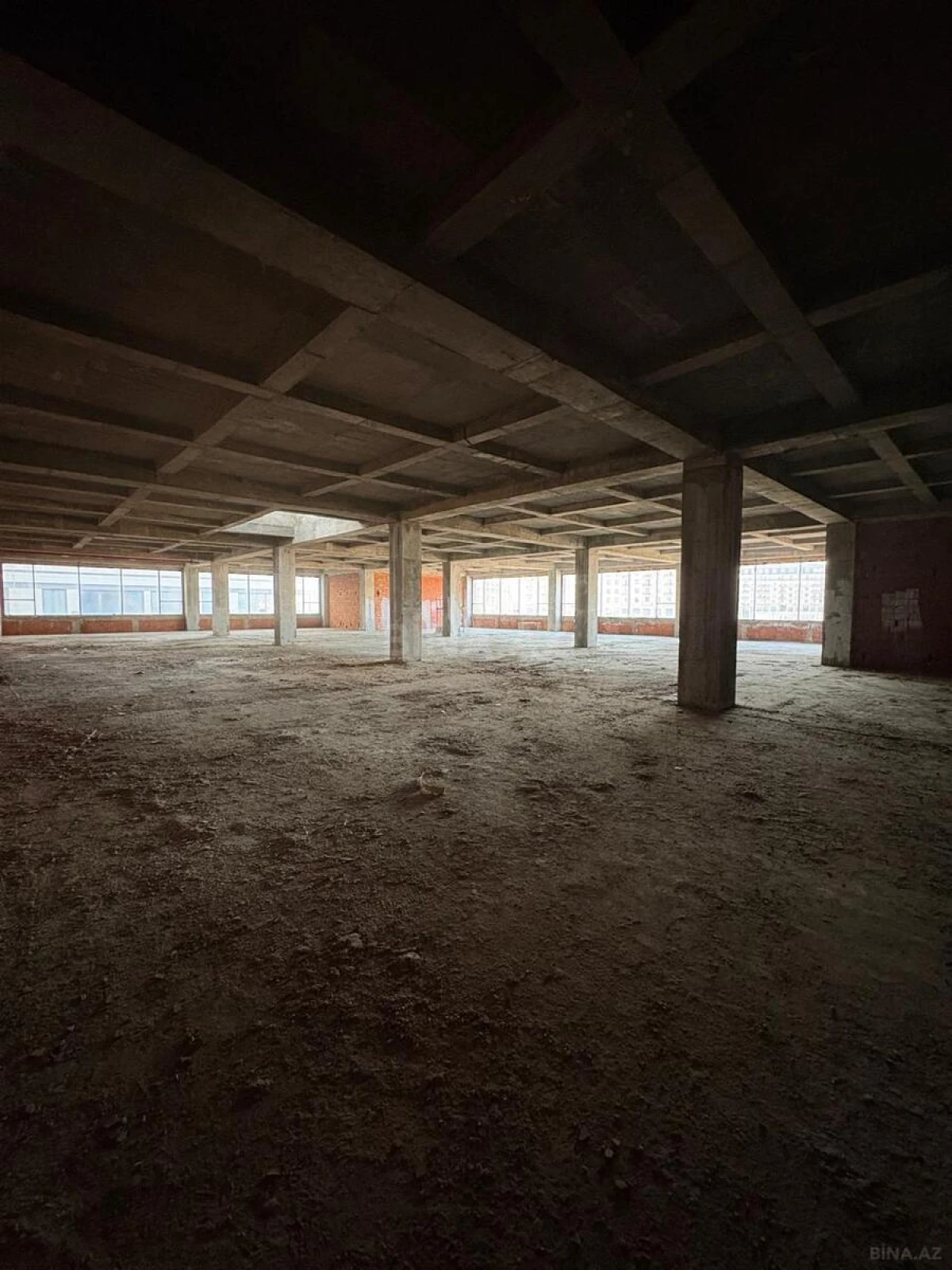 Satılır obyekt 1120 m²