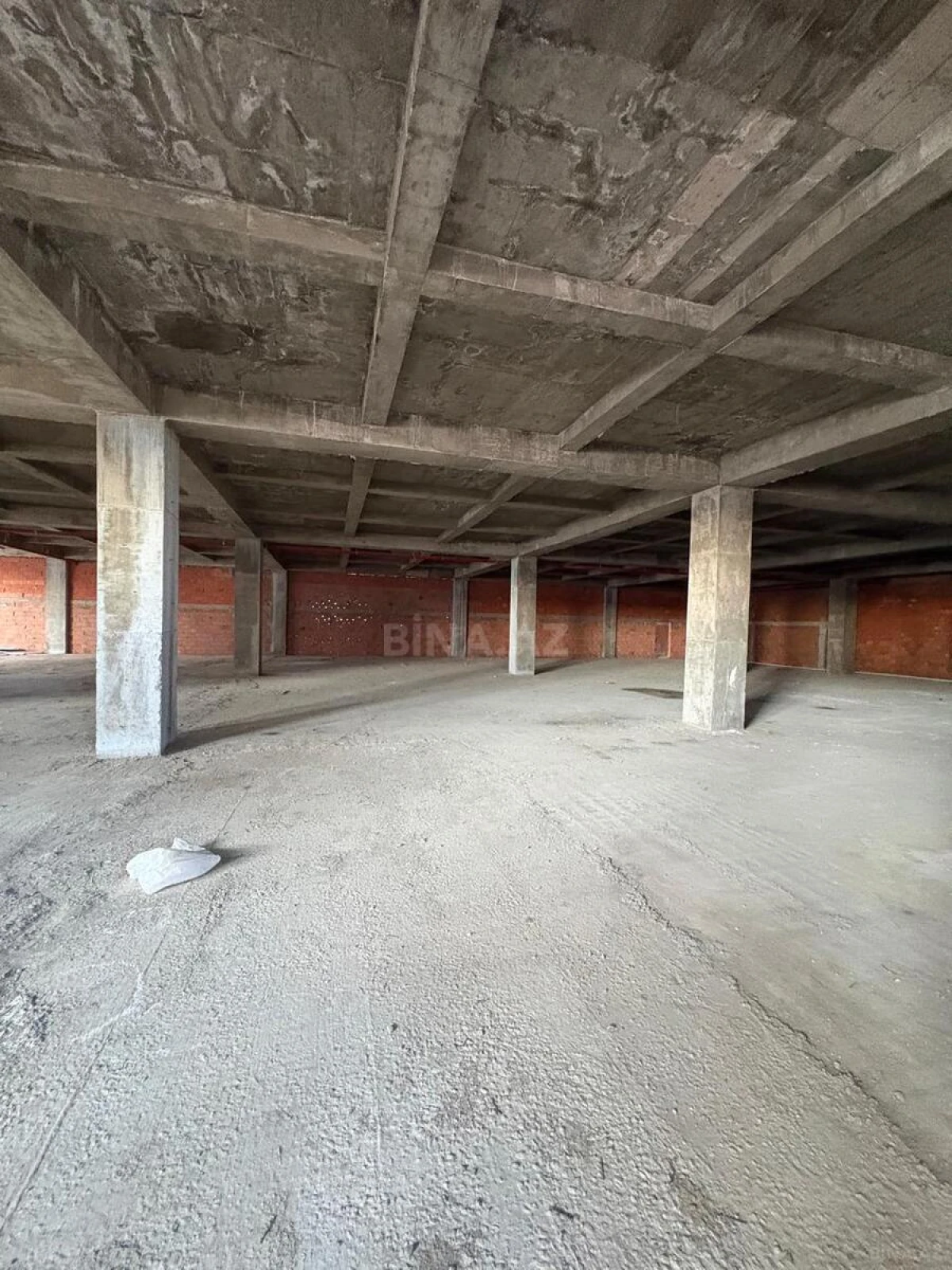 Satılır obyekt 1120 m²