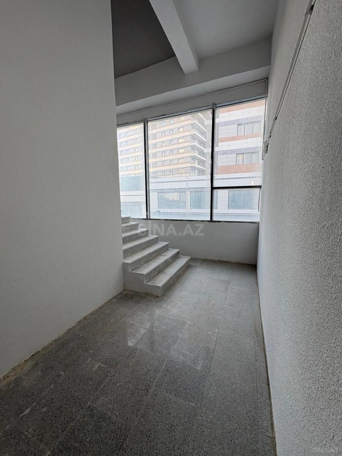 Satılır obyekt 1120 m²