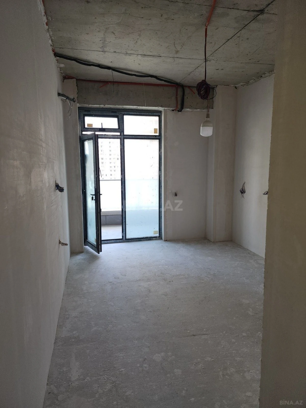 Satılır 3 otaqlı mənzil 150 m²