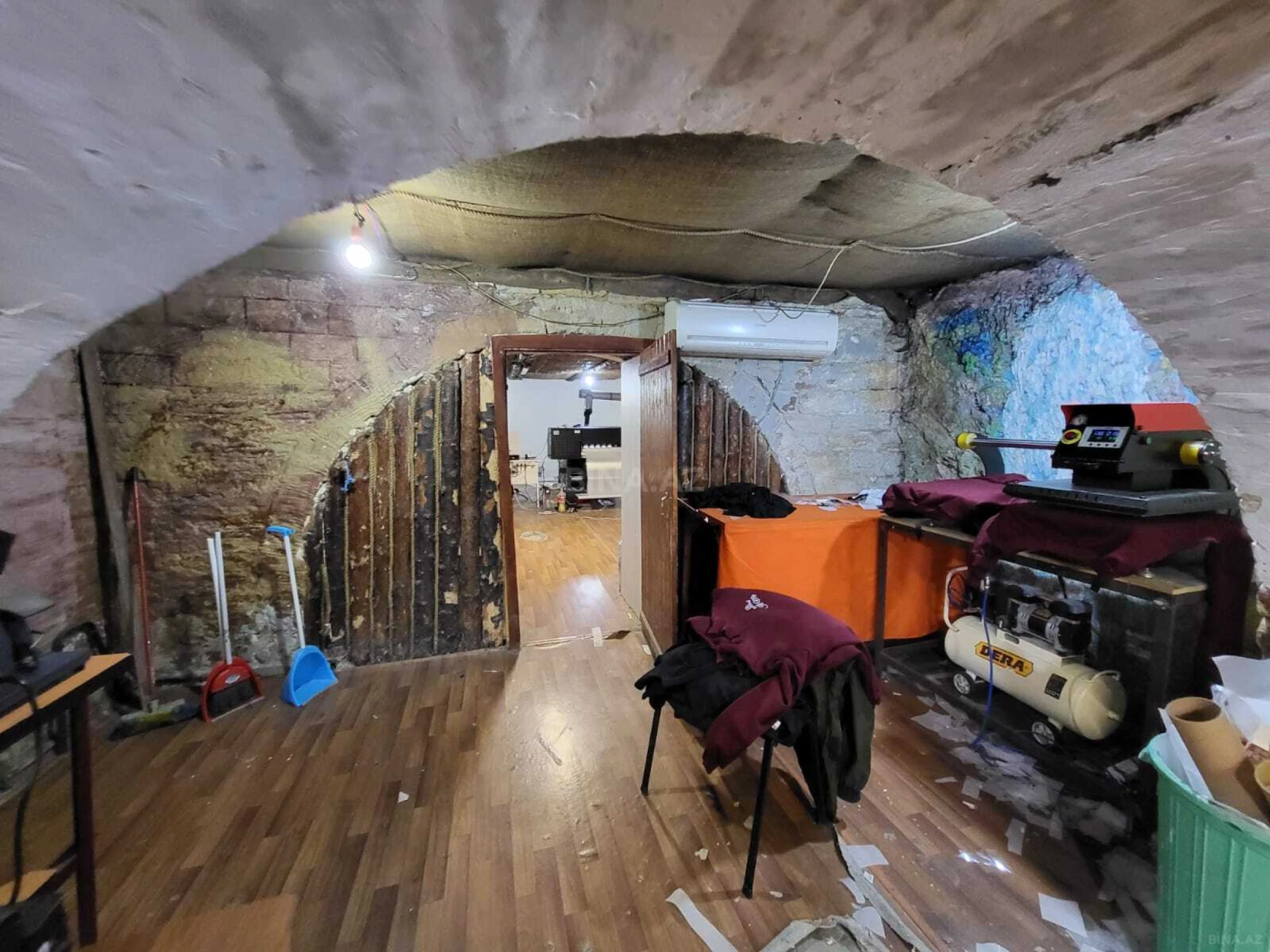 Satılır obyekt 200 m²