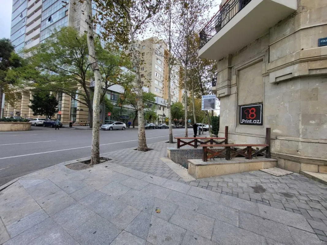 Satılır obyekt 200 m²