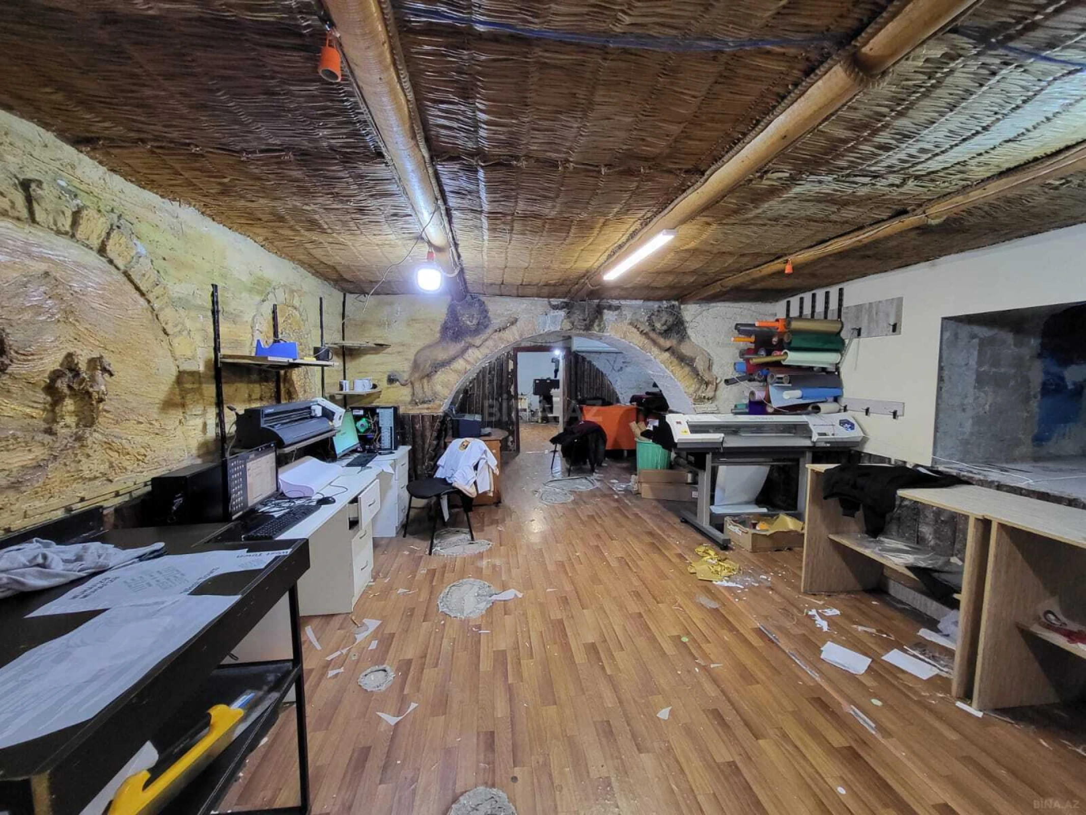 Satılır obyekt 200 m²