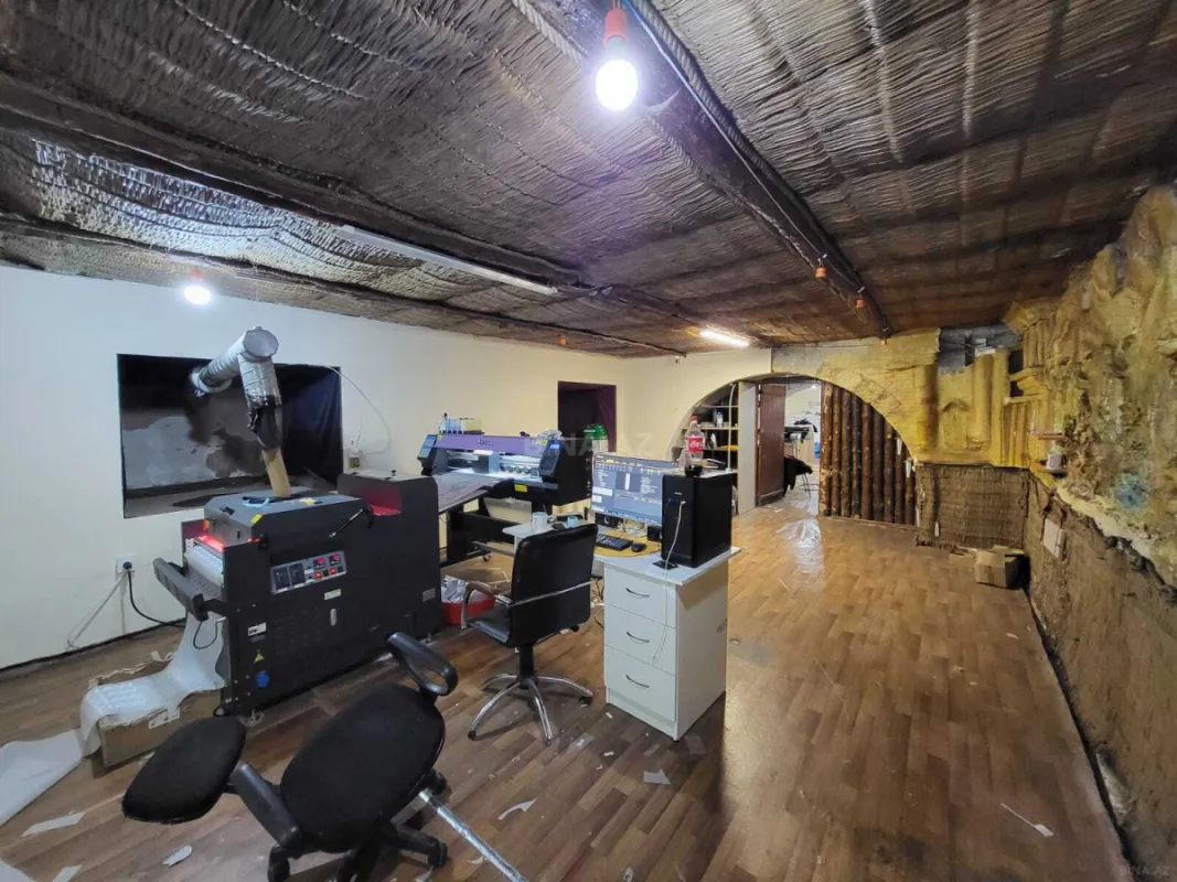 Satılır obyekt 200 m²