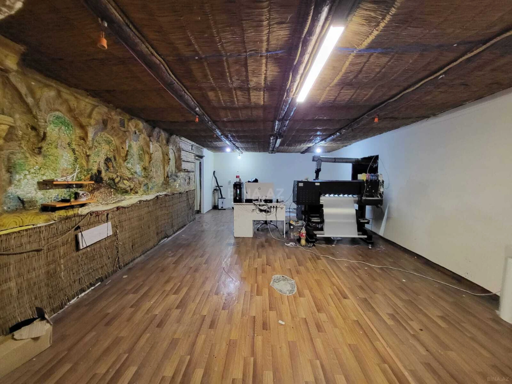 Satılır obyekt 200 m²