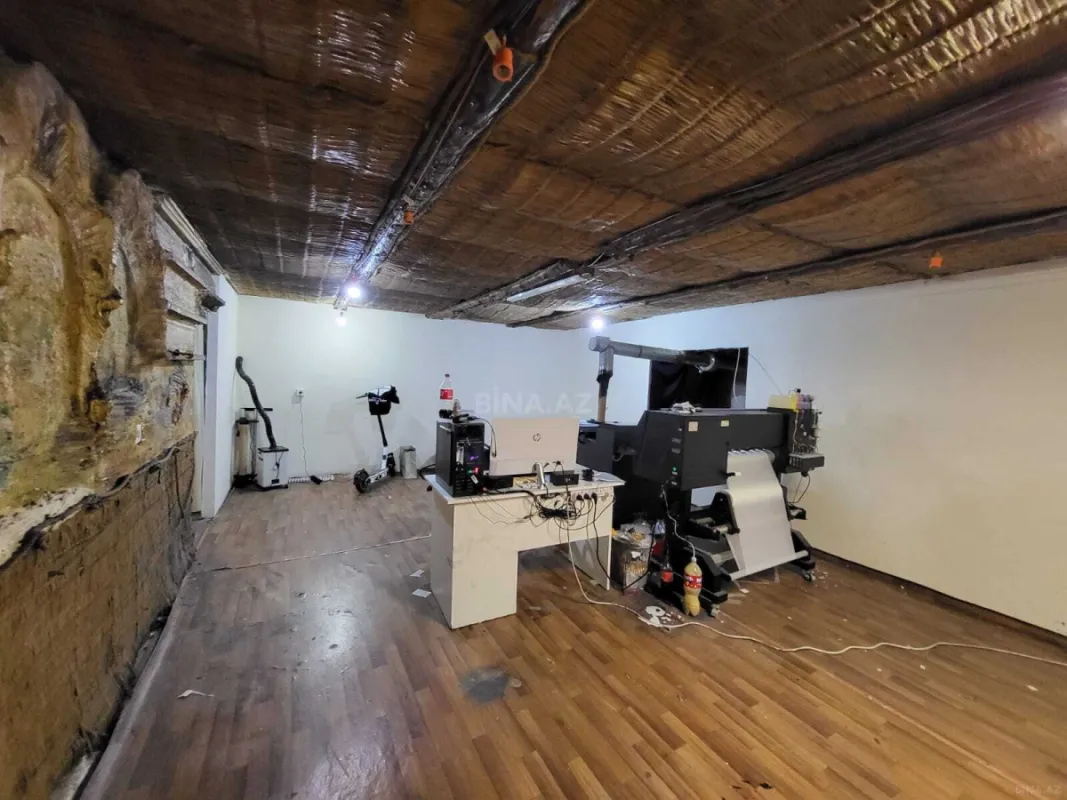 Satılır obyekt 200 m²