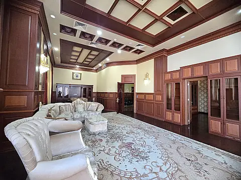 Kirayə verilir 4 otaqlı mənzil 200 m²