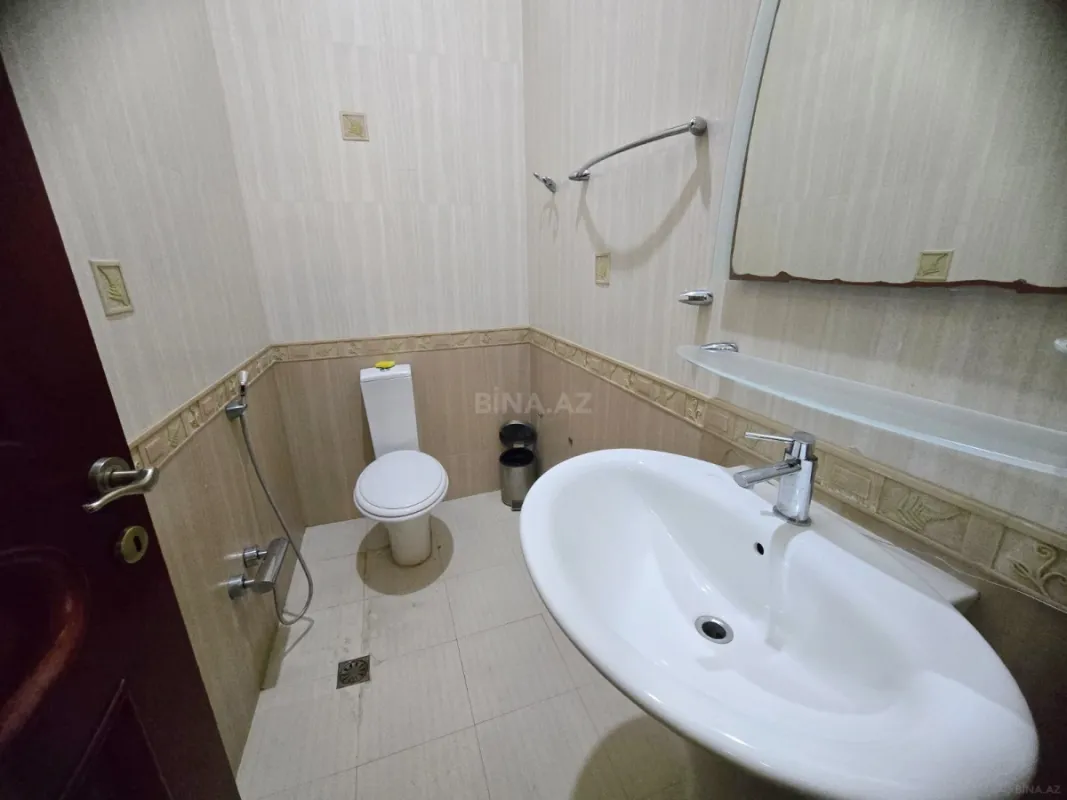 Kirayə verilir 4 otaqlı mənzil 200 m²