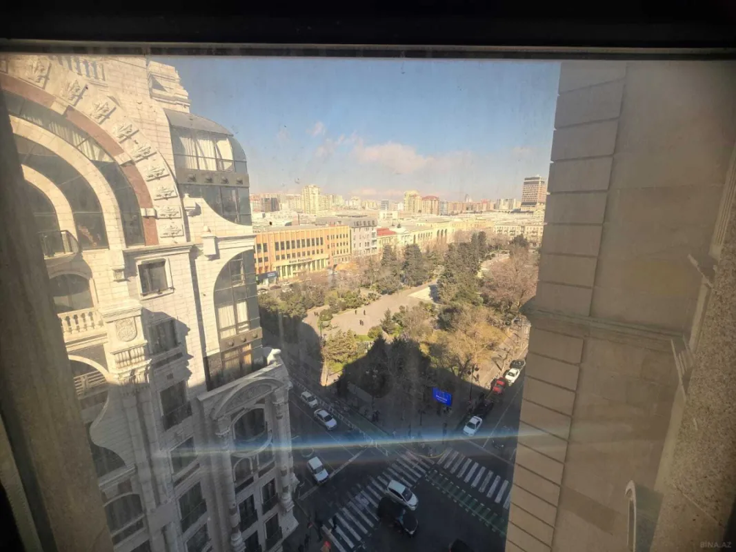 Kirayə verilir 4 otaqlı mənzil 200 m²