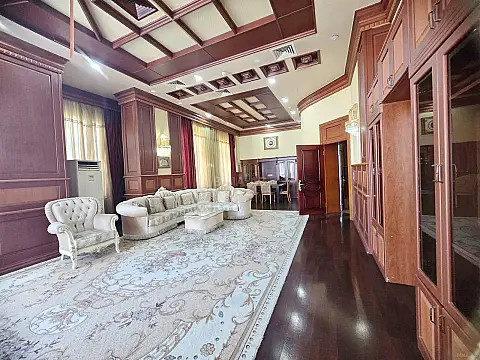 Kirayə verilir 4 otaqlı mənzil 200 m² — Bakı, Sahil qəs. 4 otaq 200.00 m²