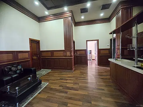 Kirayə verilir 4 otaqlı mənzil 200 m²