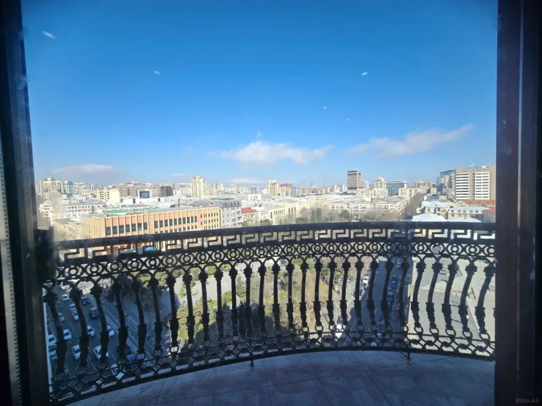 Kirayə verilir 4 otaqlı mənzil 200 m²