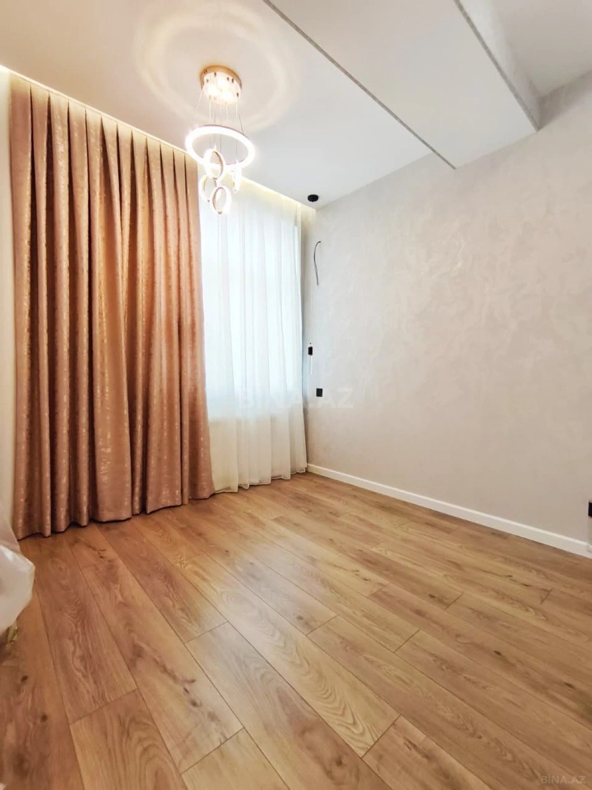 Satılır 3 otaqlı mənzil 90 m²