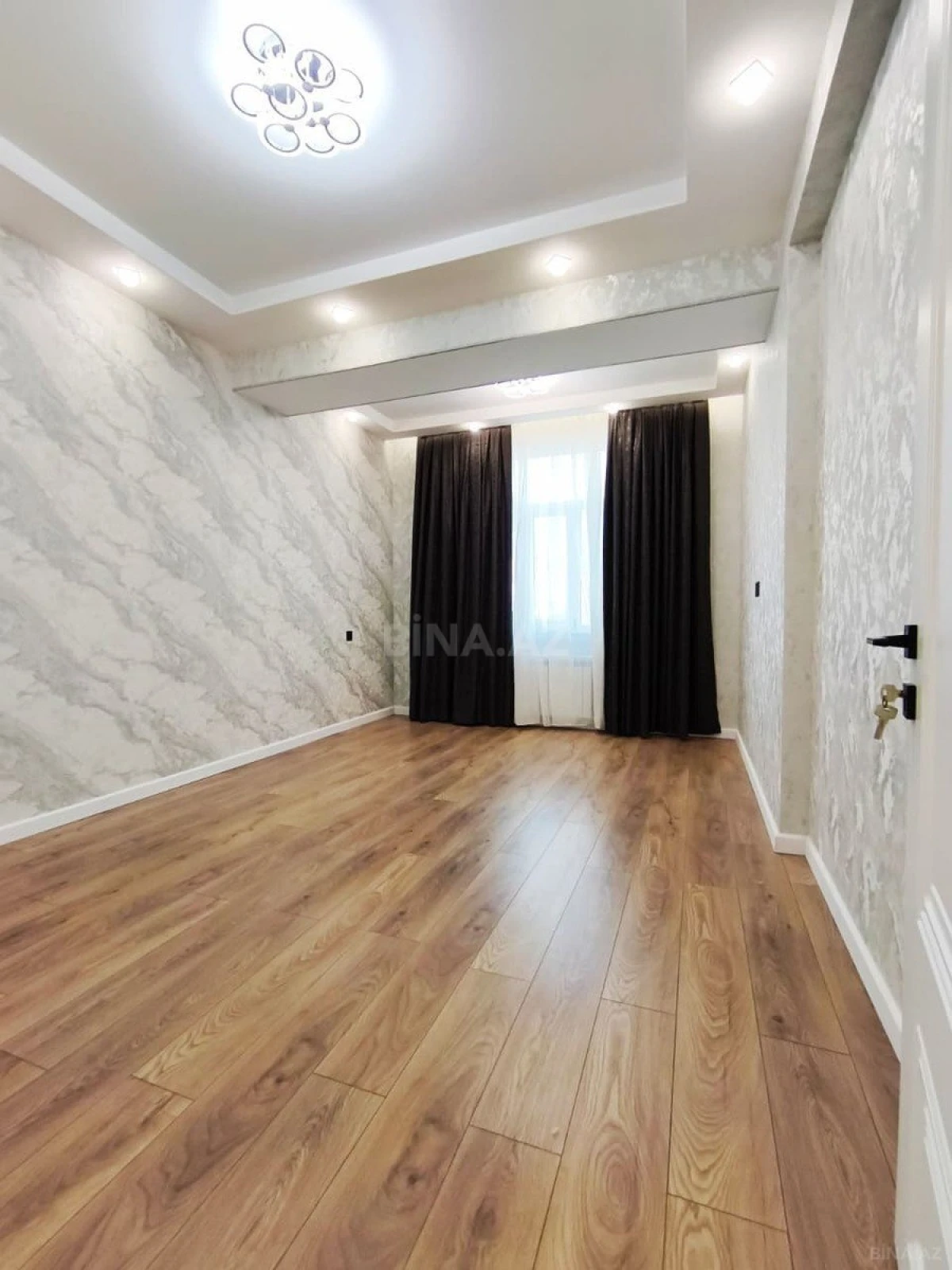 Satılır 3 otaqlı mənzil 90 m²