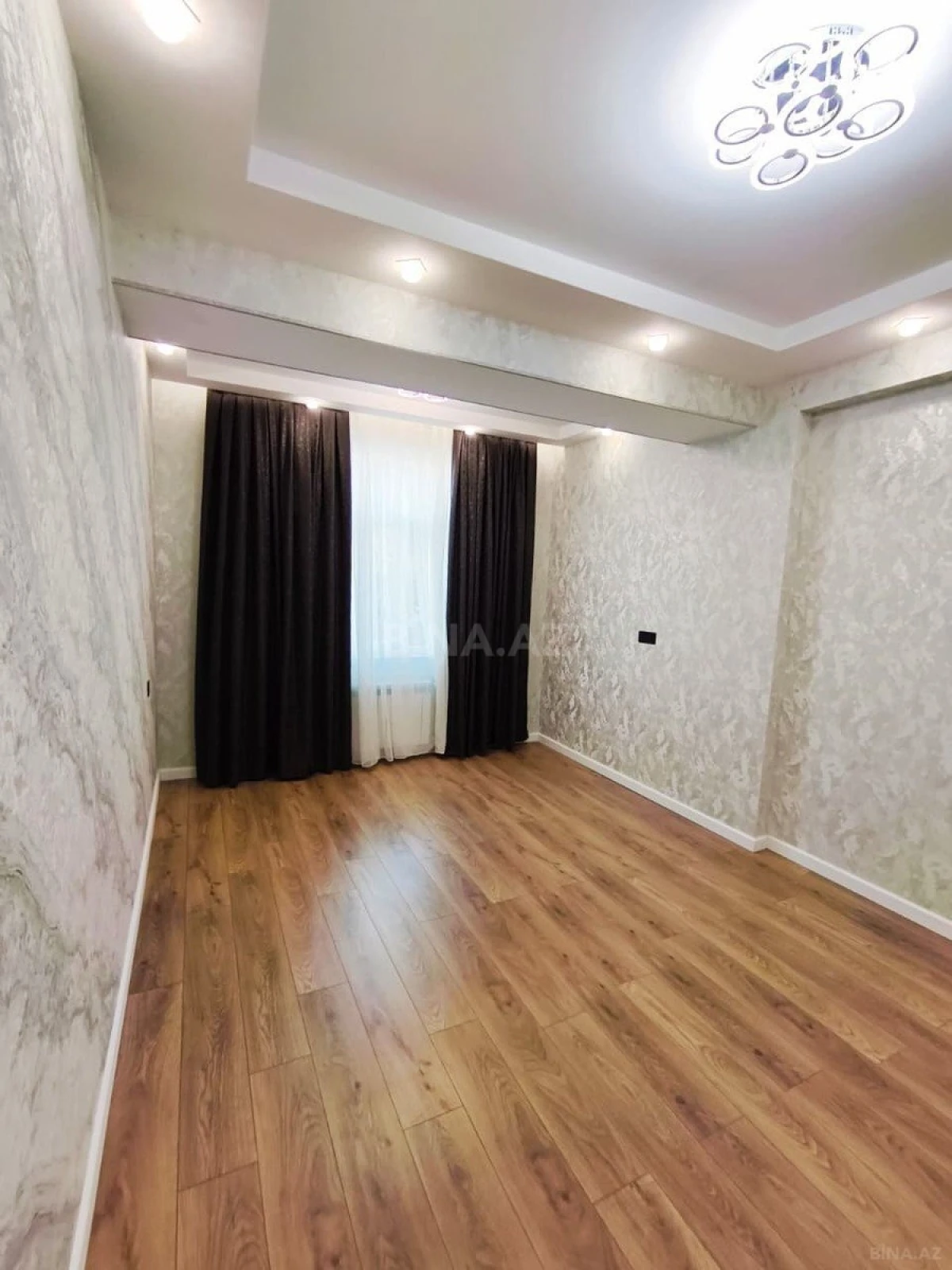 Satılır 3 otaqlı mənzil 90 m²