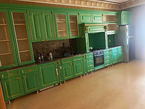 Satılır 4 otaqlı mənzil 250 m²